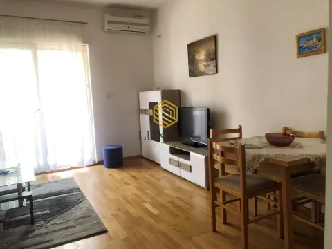 Rent, studio apartment, 33m², City Kvart, Podgorica - image 2