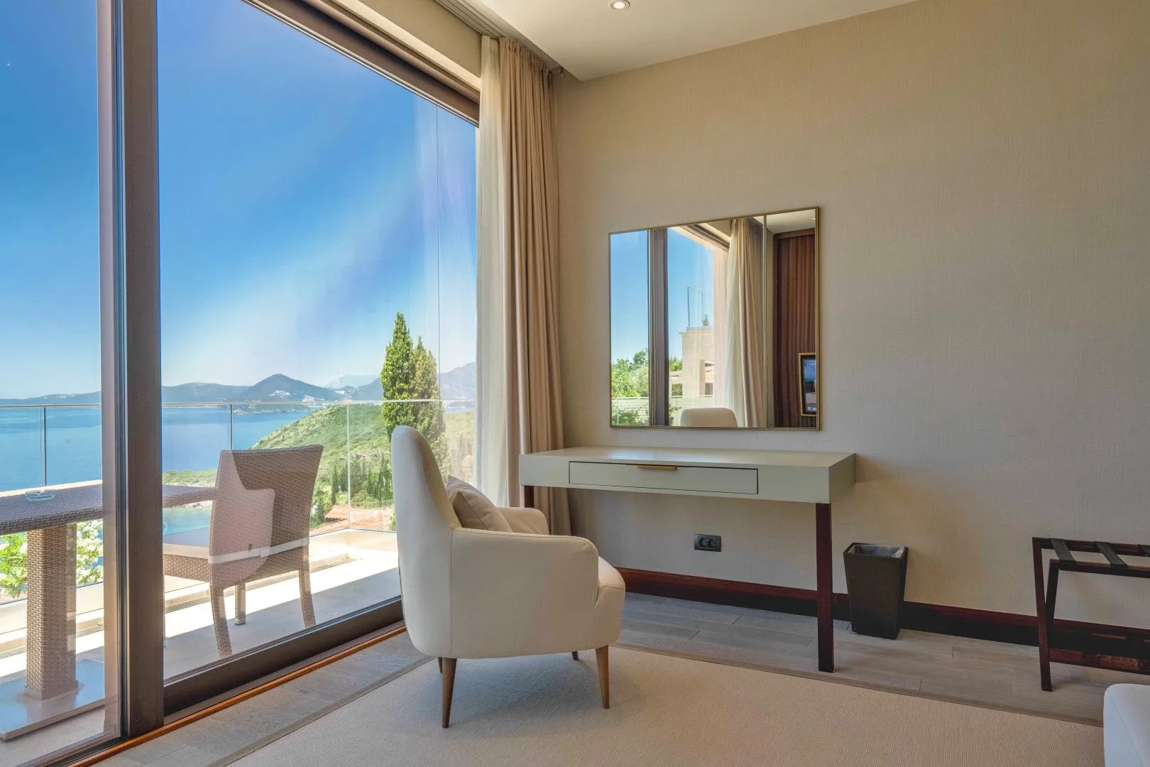 Sale, house, 279m², Drobni pijesak, Budva