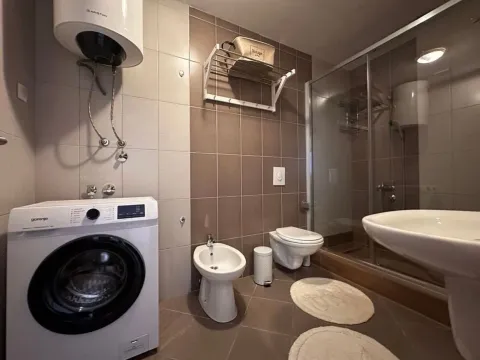 Izdavanje, trosoban stan, 102m², Ljubović, Podgorica - image 8