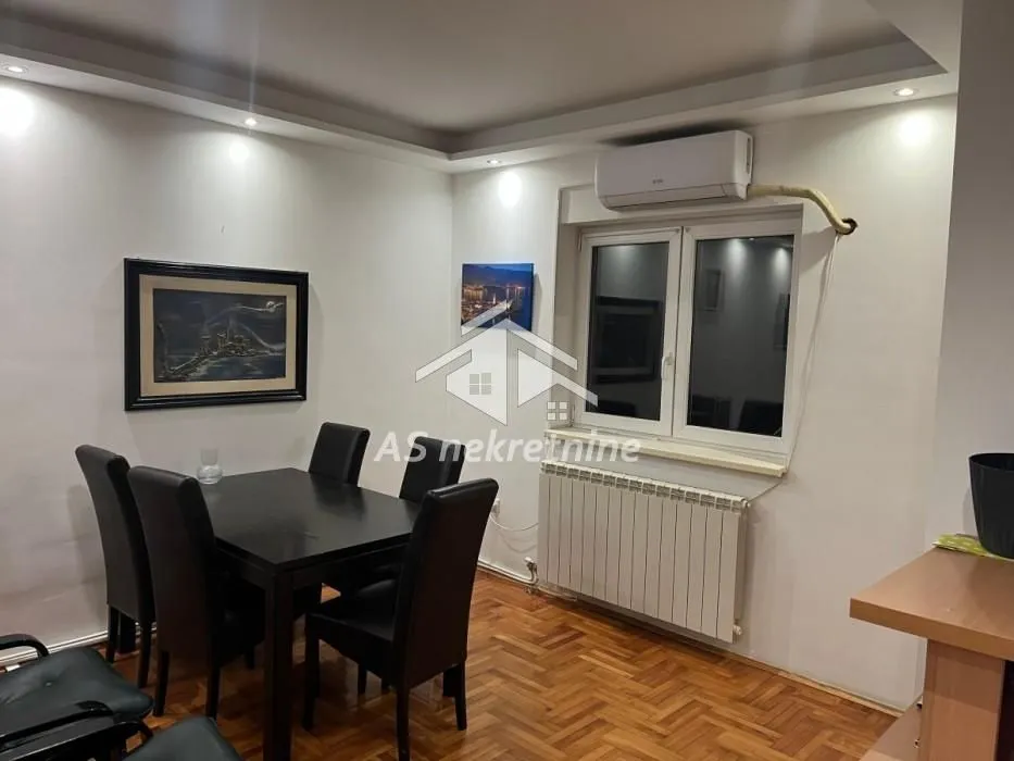 Izdavanje, trosoban stan, 120m², Uciteljsko Naselje, Zvezdara Sve Podlokacije