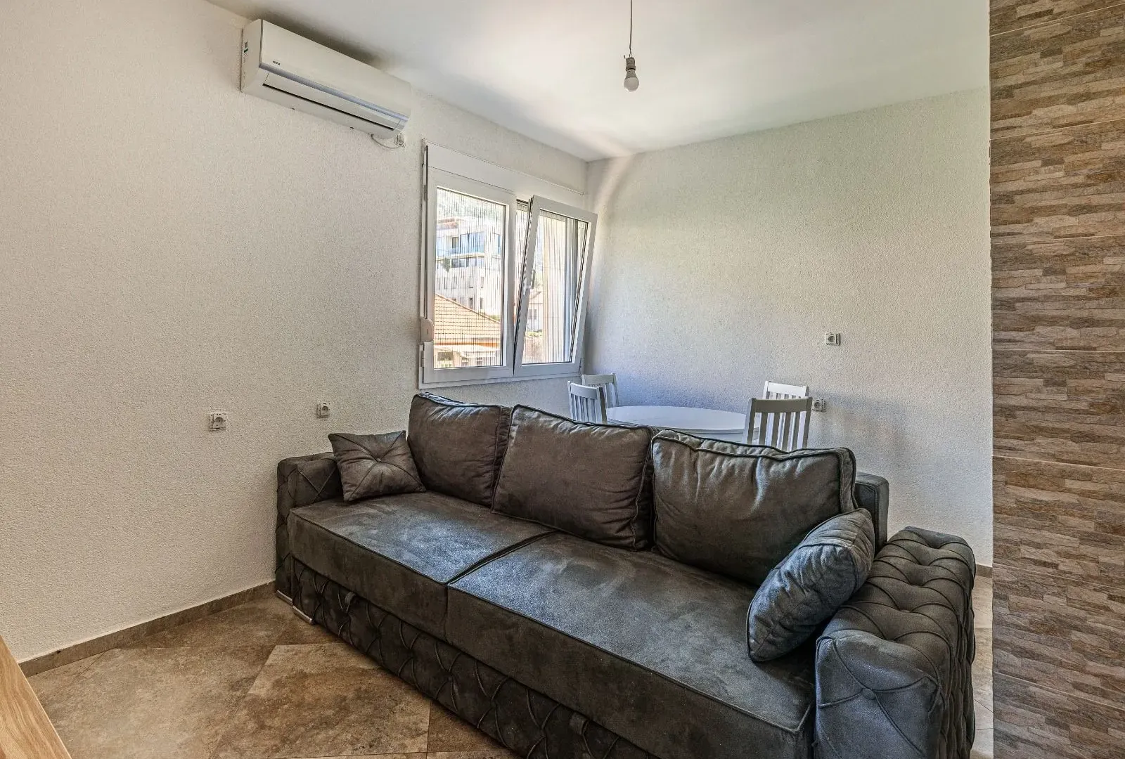 Prodaja, dvosoban stan, 52m², Centar, Tivat