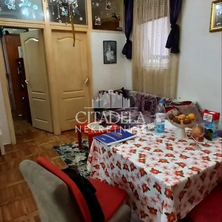 Prodaja, dvosoban stan, 42m², Kneževac, Beograd