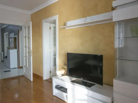 Sale, three bedroom apartment, 90m², Sveti Stefan, Budva - image 11