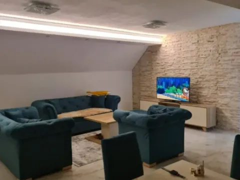 Izdavanje, trosoban stan, 150m², Gradiošnica, Tivat - image 2