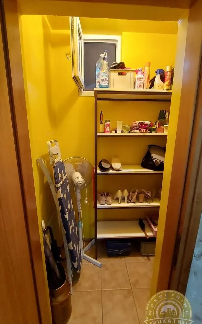 Prodaja, kuća, 340m², Veternik, Novi Sad Sve Podlokacije