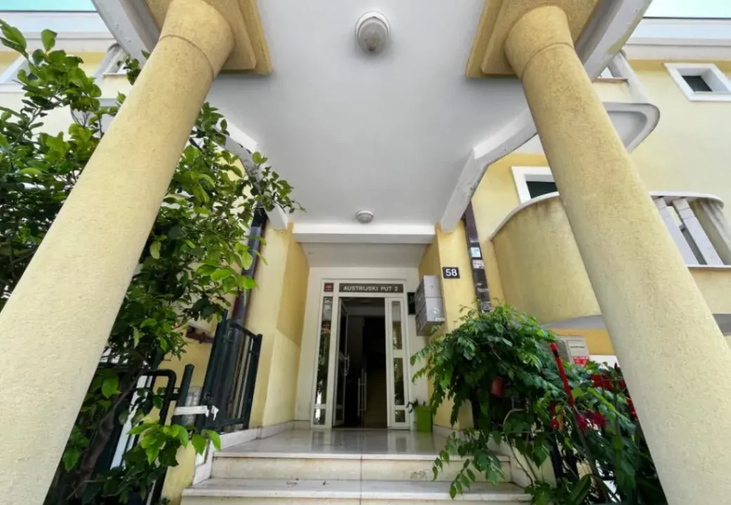 Prodaja, trosoban stan, 167m², Petrovac, Budva