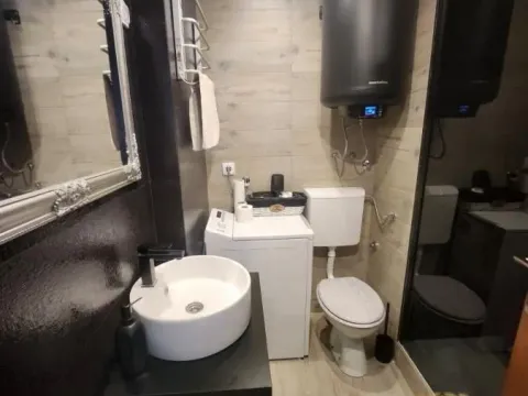 Izdavanje, dvosoban stan, 55m², Stari Grad, Beograd - image 14