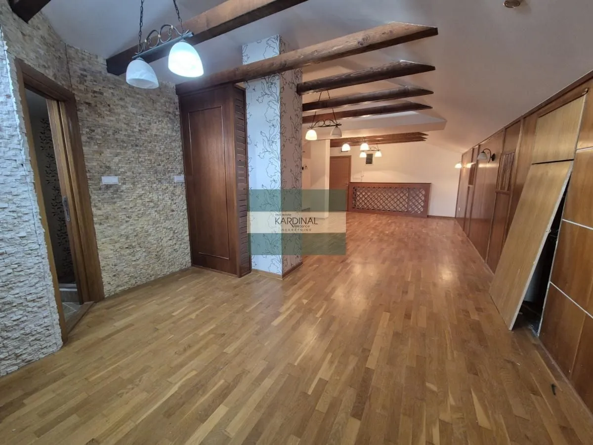Prodaja, trosoban stan, 99m², Vašarište, Jagodina
