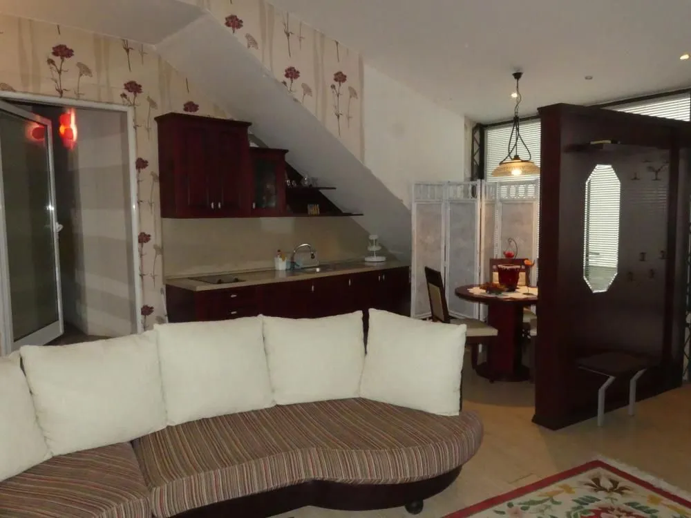 Prodaja, kuća, 220m², Centar, Jagodina