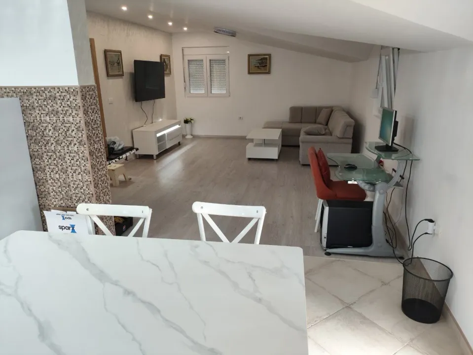 Rent, four bedroom apartment, 100m², Doljani, Podgorica