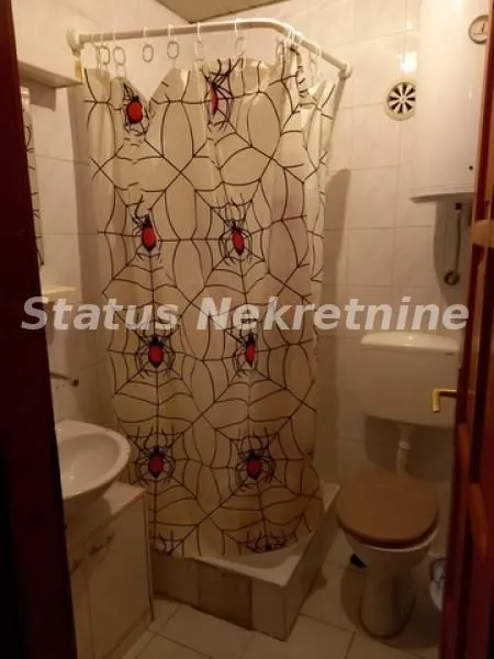 Izdavanje, dvosoban stan, 75m², Podbara, Novi Sad Sve Podlokacije