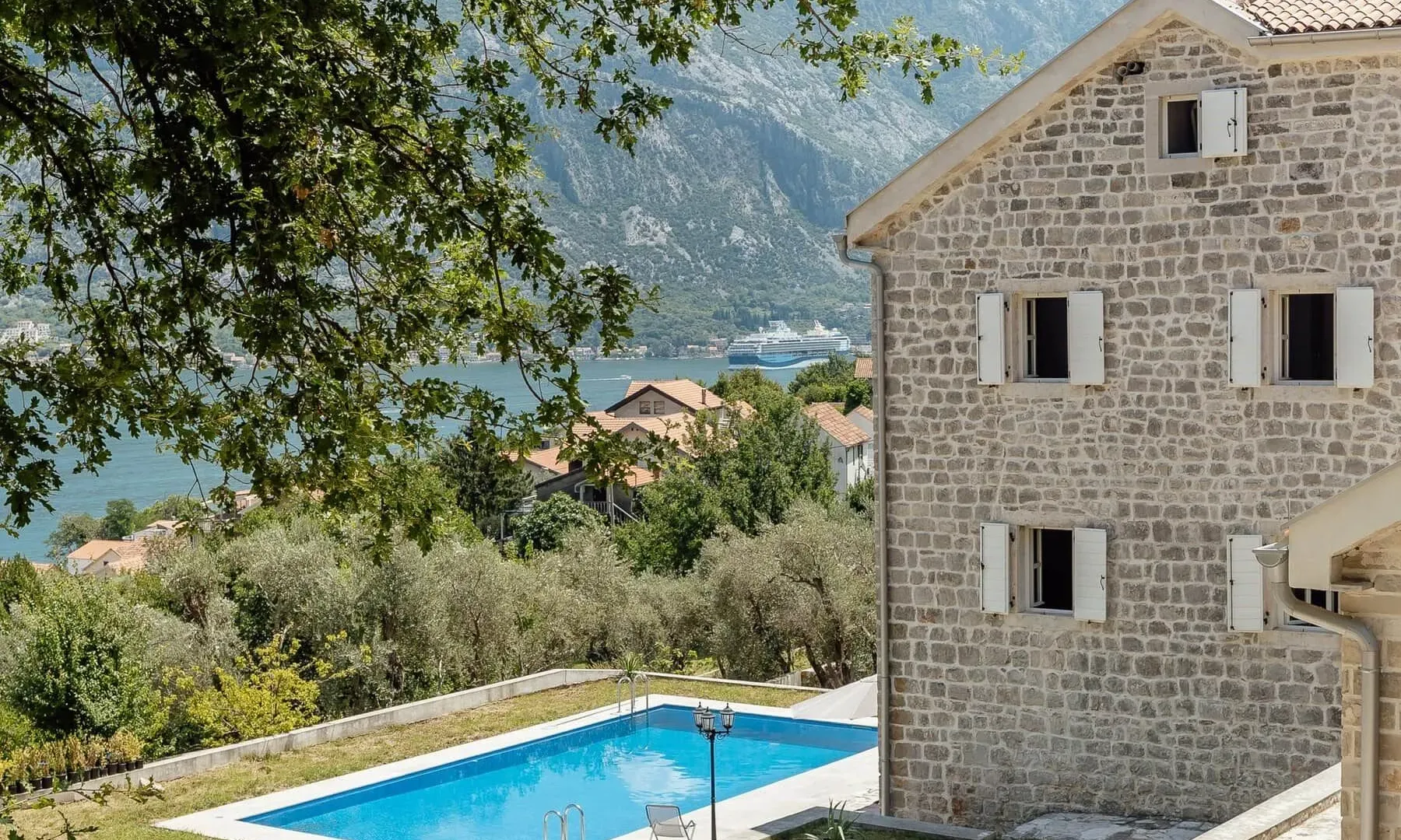 Sale, house, 800m², Prčanj, Kotor