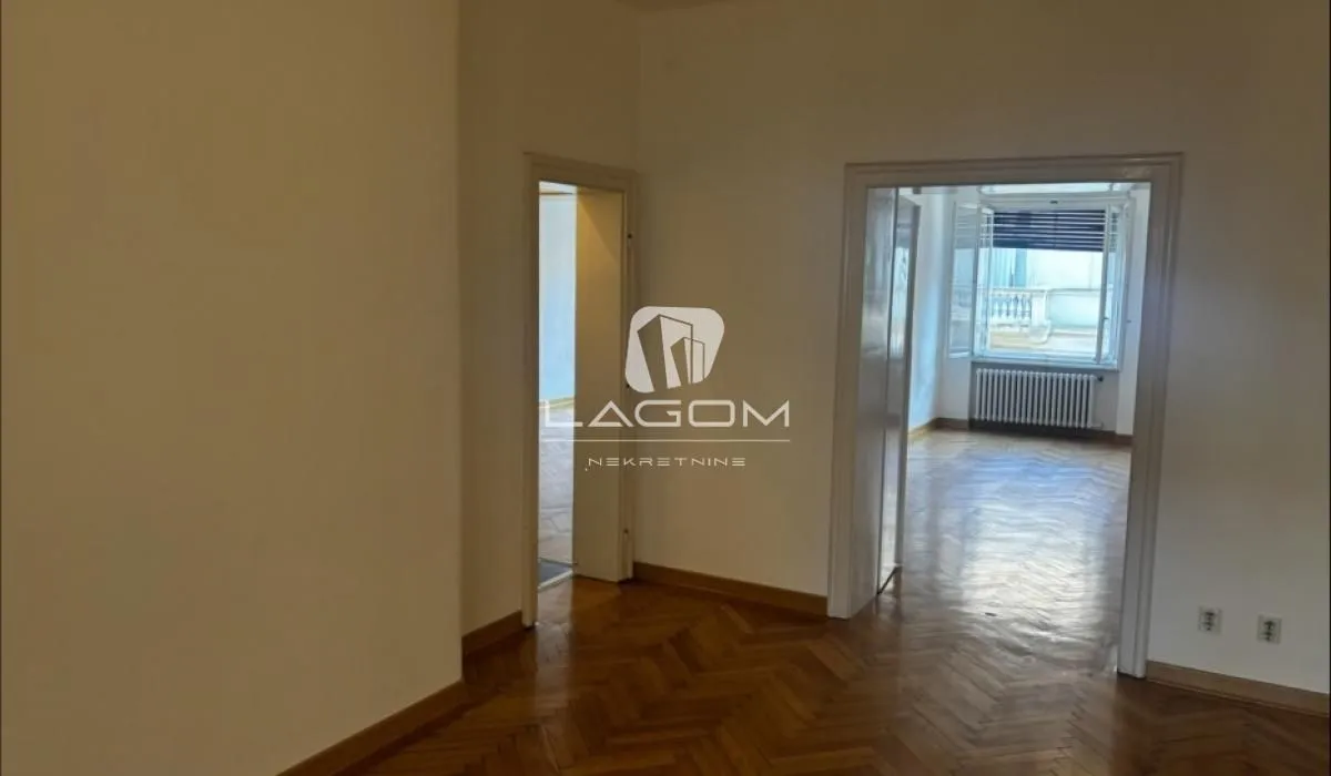 Izdavanje, trosoban stan, 89m², Stari Grad, Beograd