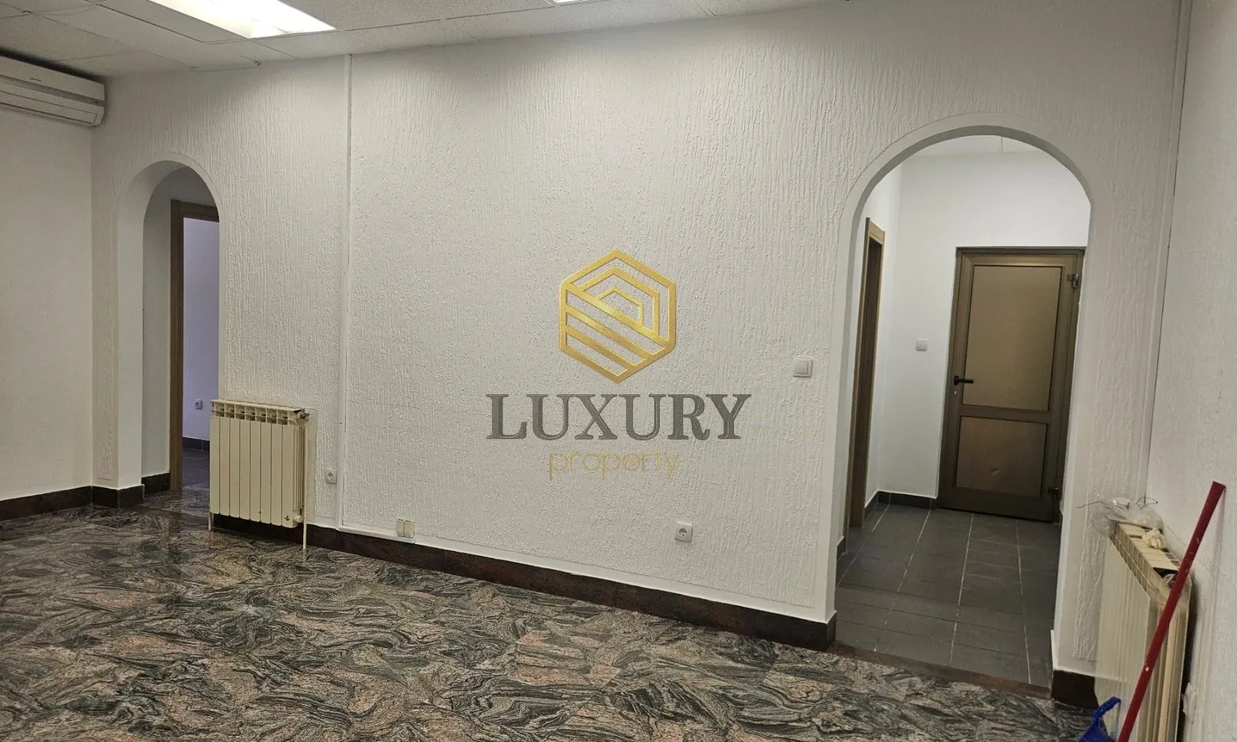 Sale, office space, 191m², Ljubović, Podgorica