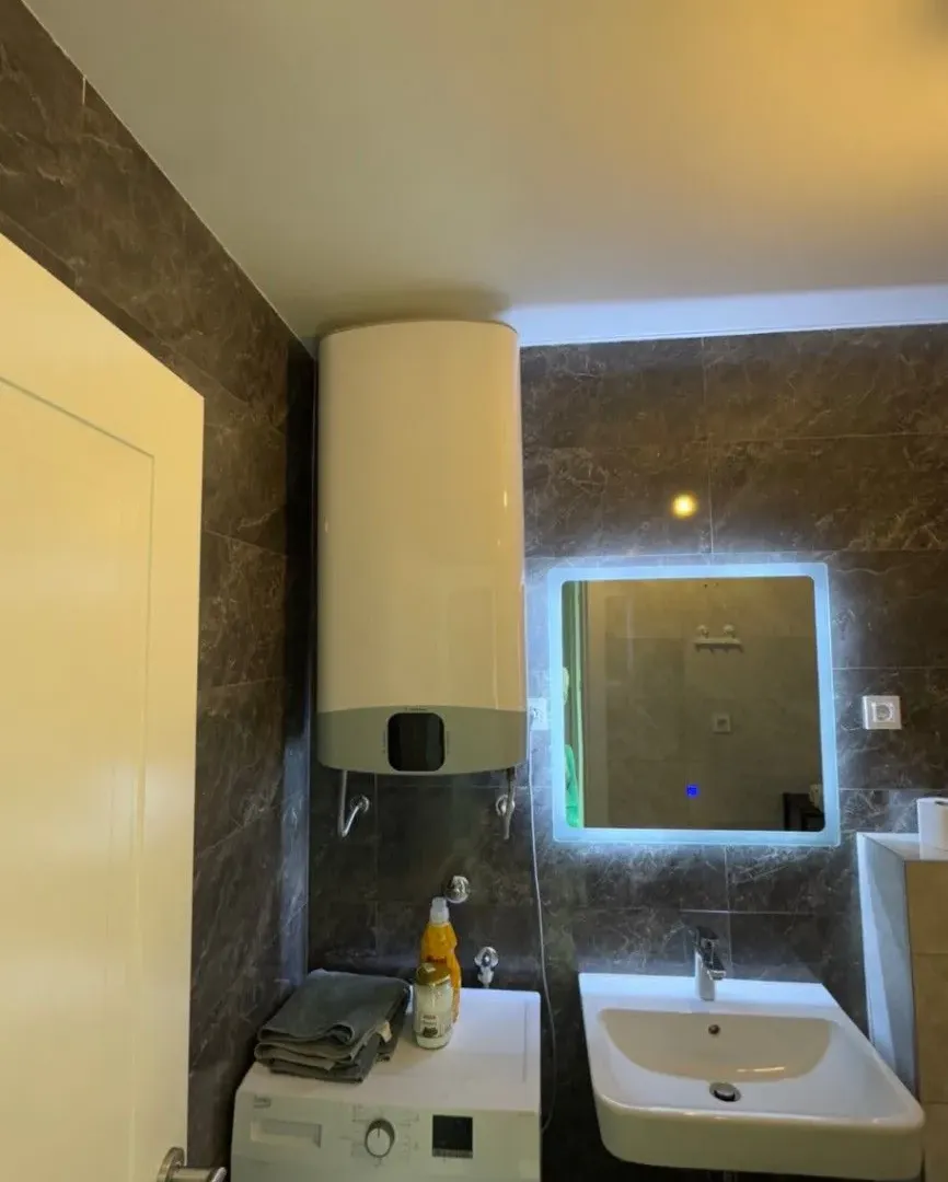 Izdavanje, jednosoban stan, 49m², Tološka šuma, Podgorica