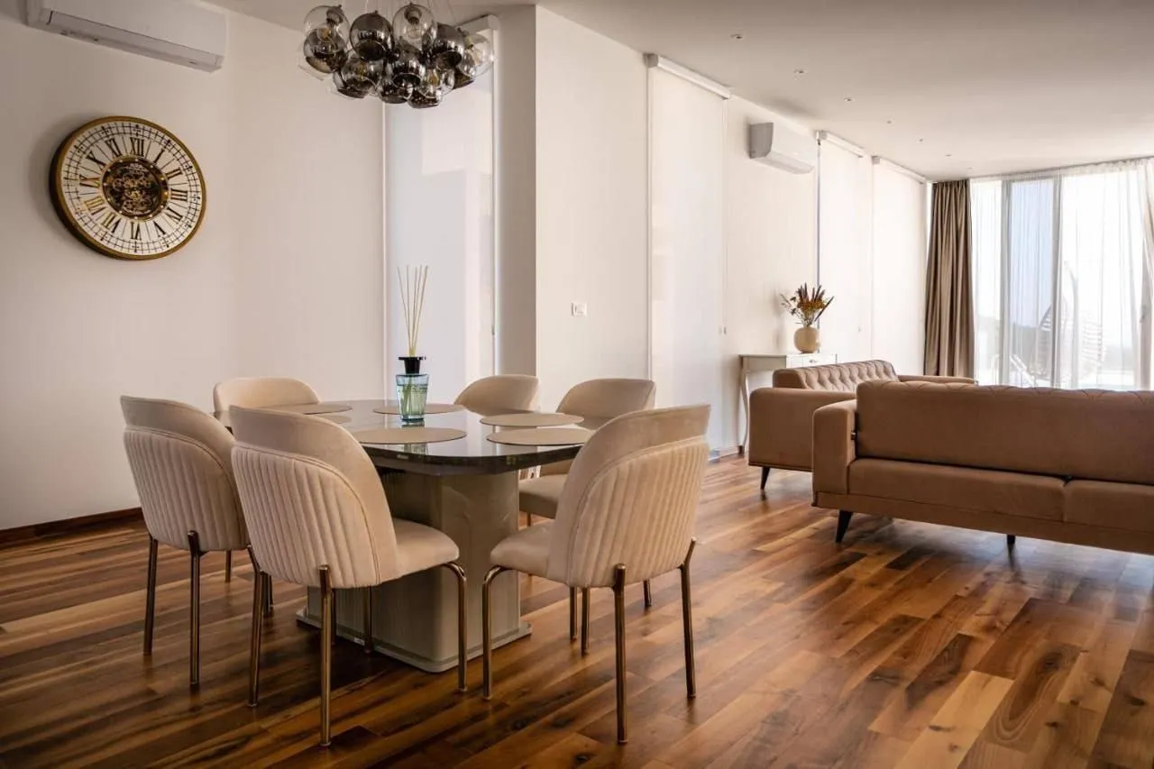 Rent, house, 450m², Krimovica, Kotor