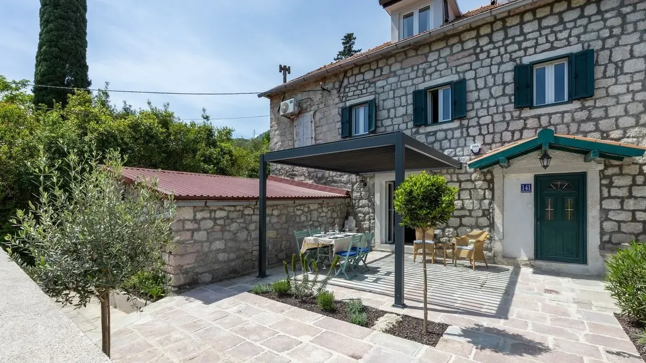 Sale, house, 92m², Đurići, Herceg Novi