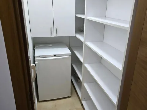 Izdavanje, dvosoban stan, 70m², Stari Aerodrom, Podgorica - image 12