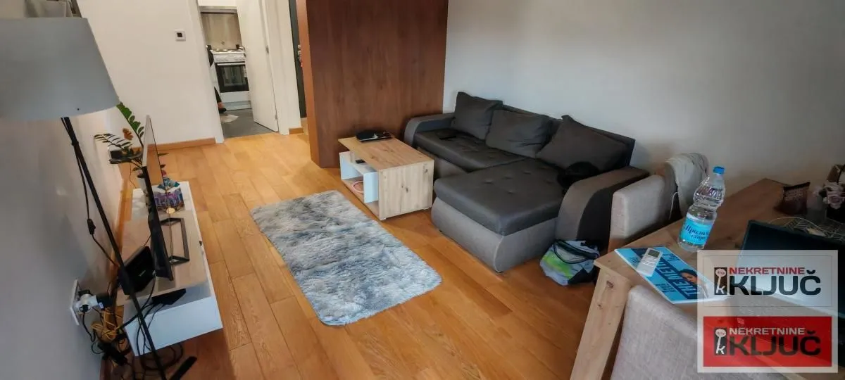 Izdavanje, dvosoban stan, 55m², Centar, Novi Sad