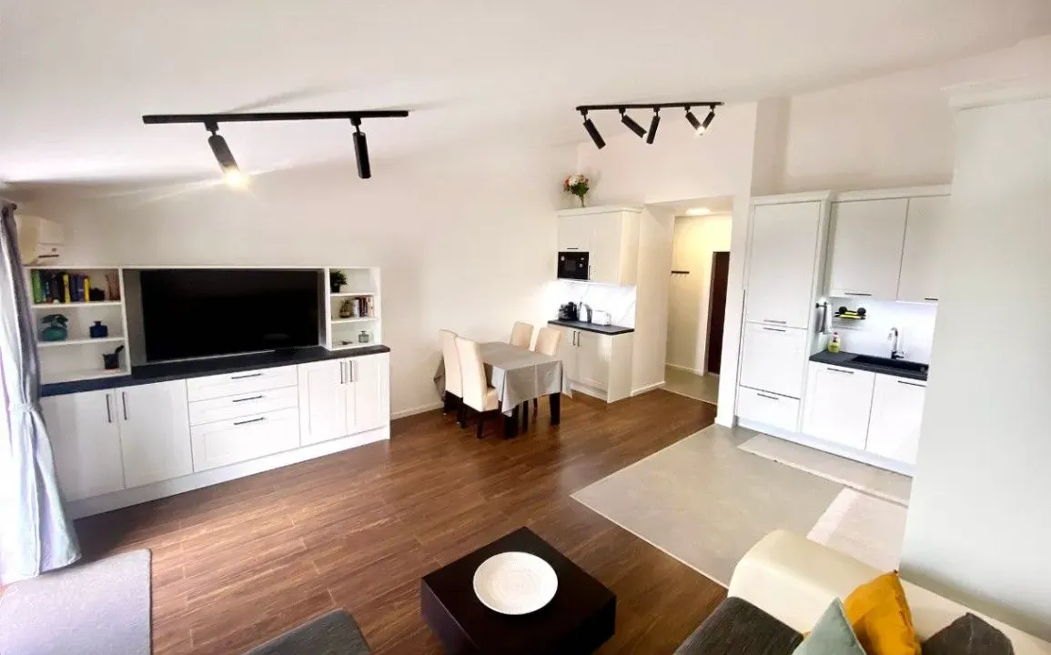 Rent, two bedroom apartment, 93m², Petrovac, Budva