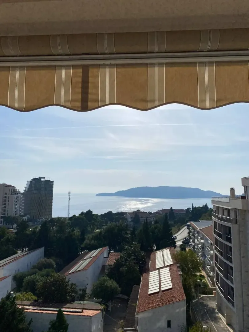 Sale, two bedroom apartment, 115m², Bečići, Budva