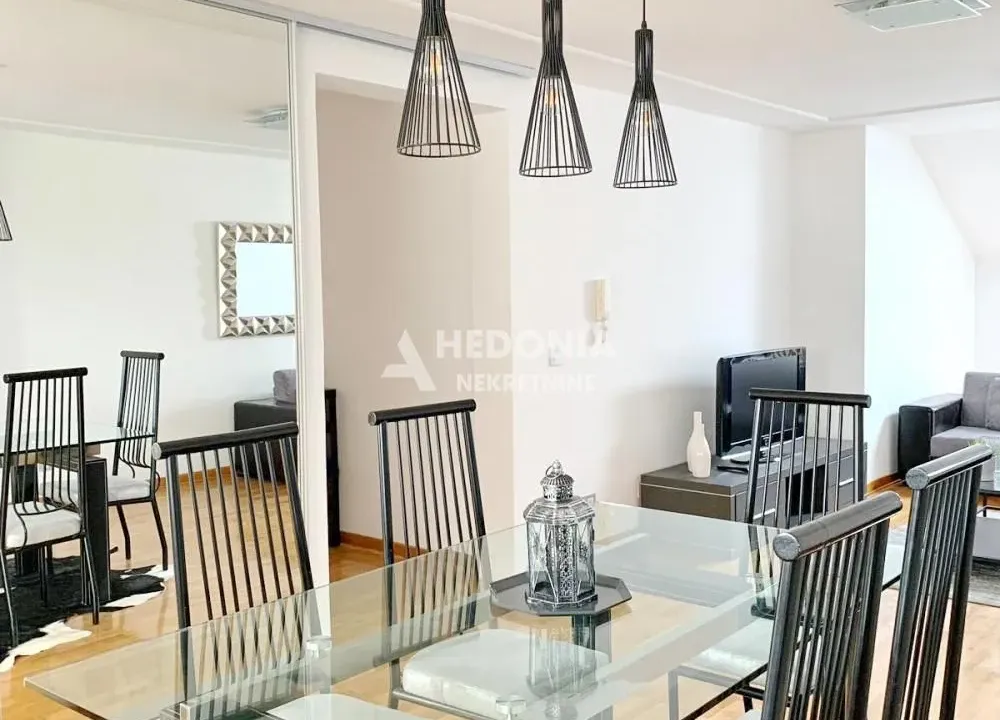 Izdavanje, trosoban stan, 135m², Savski Venac, Beograd