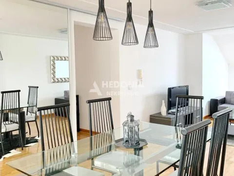 Izdavanje, trosoban stan, 135m2, Senjak, Beograd