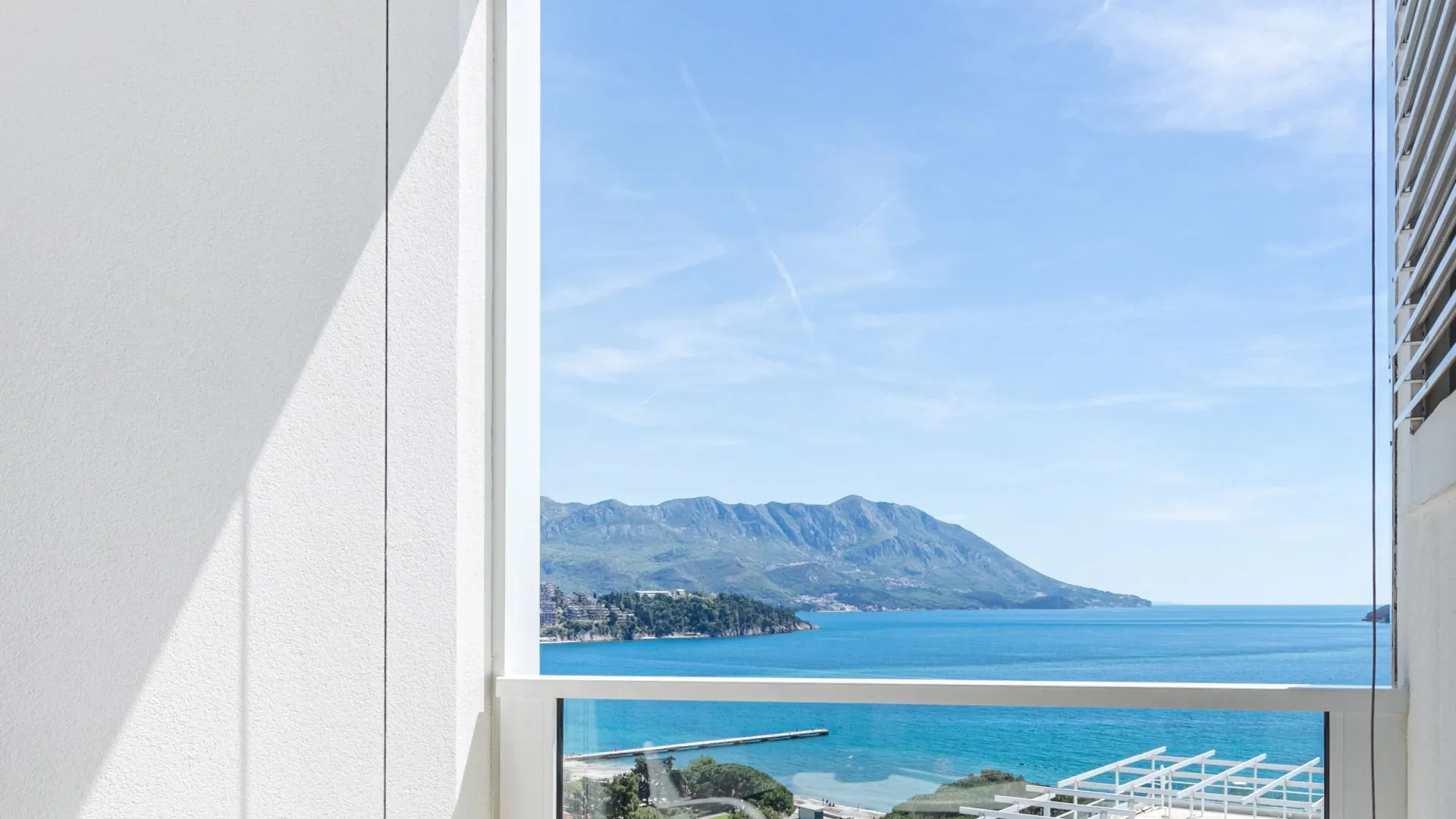 Rent, one bedroom apartment, 77m², Tre Canne, Budva