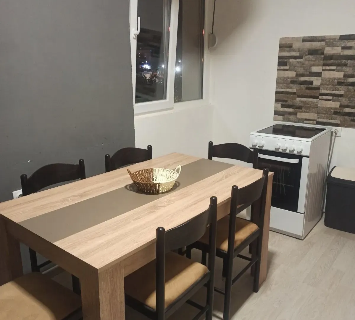 Prodaja, dvosoban stan, 52m², Centar, Nikšić