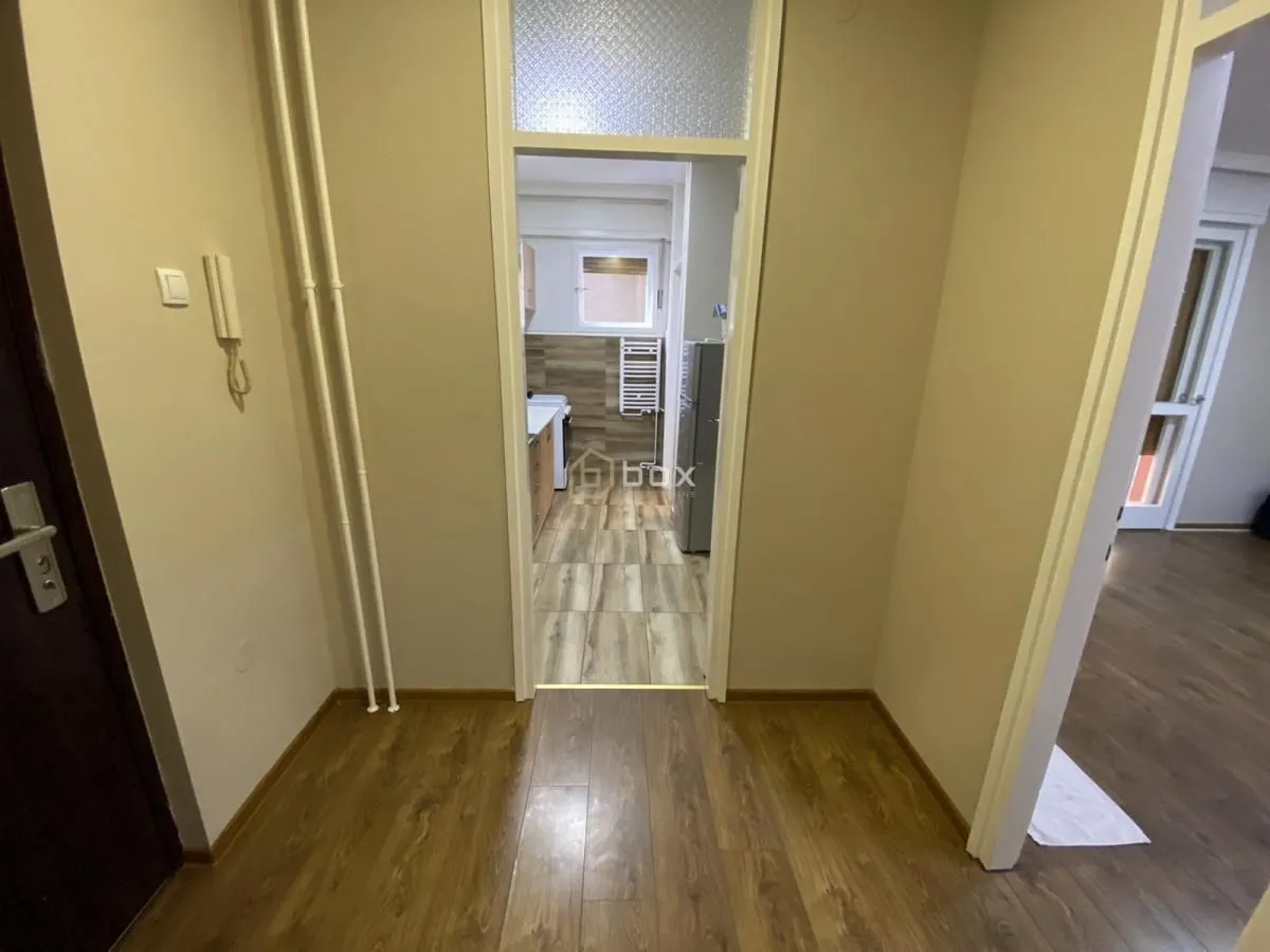 Rent, office space, 52m², Medijana, Niš