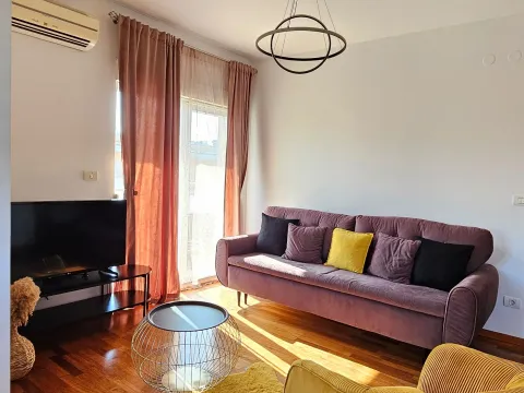 Izdavanje, dvosoban stan, 68m², City Kvart, Podgorica - image 2