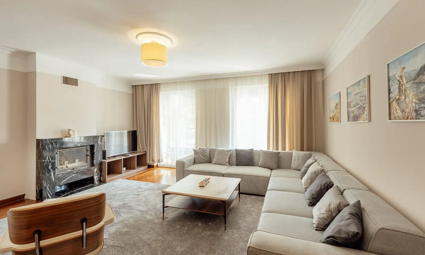 Izdavanje, kuća, 247m², Centar, Kotor