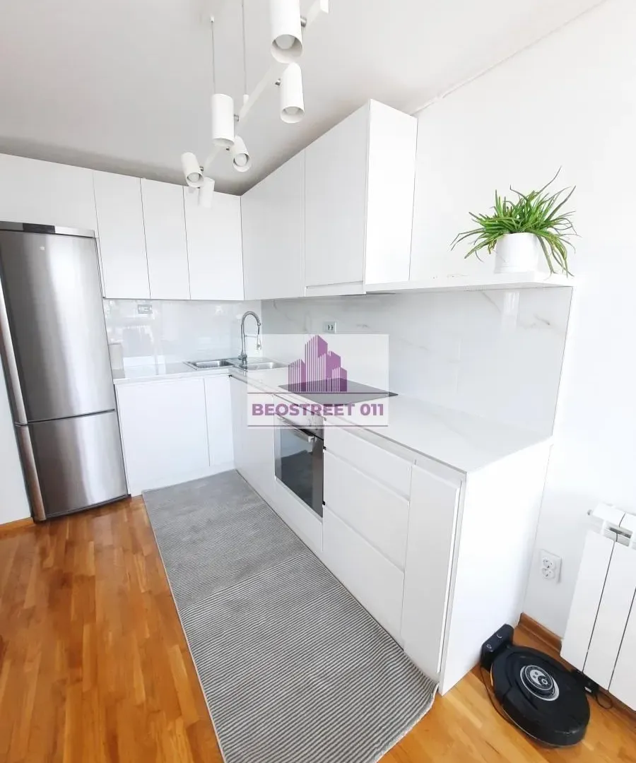 Prodaja, trosoban stan, 83m², Južni Bulevar, Vračar Sve Podlokacije