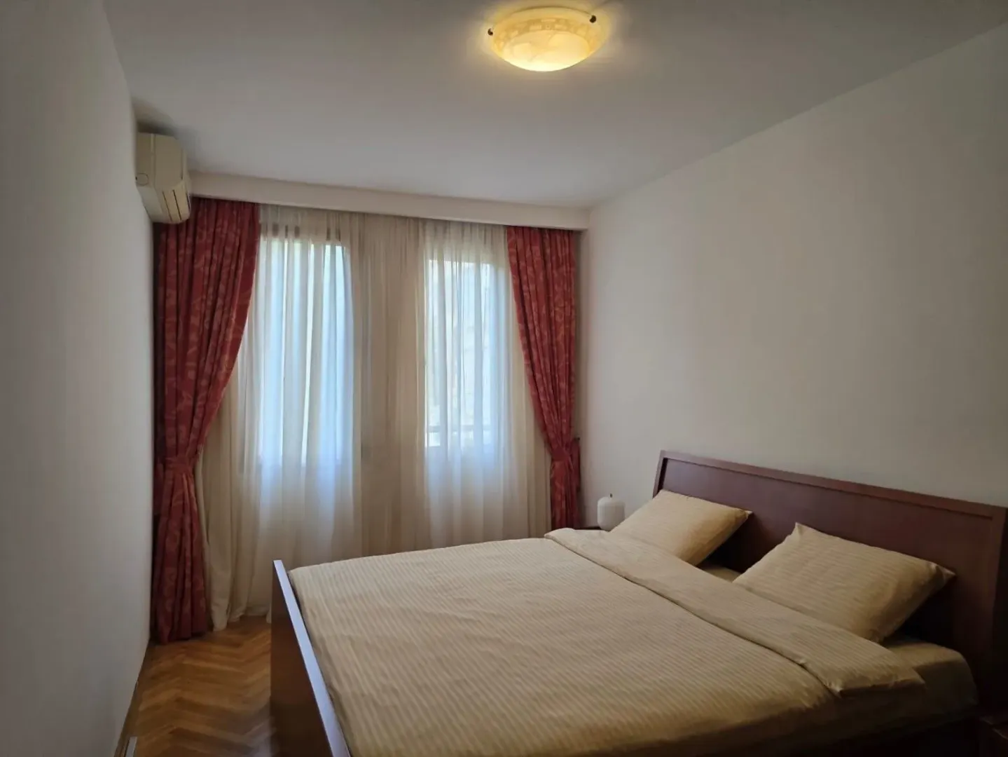 Izdavanje, dvosoban stan, 72m², Blok 6, Podgorica