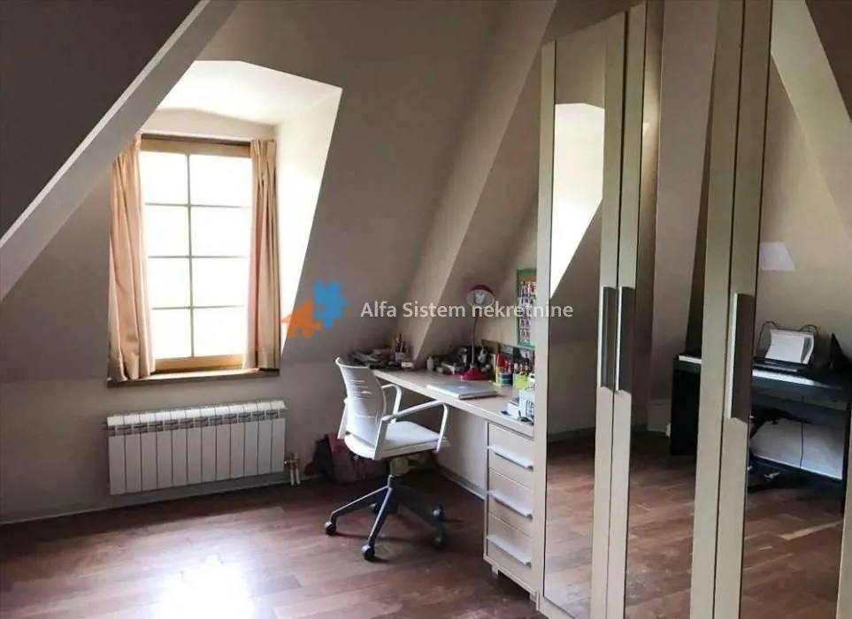Izdavanje, stan, 200m², Savski Venac, Beograd