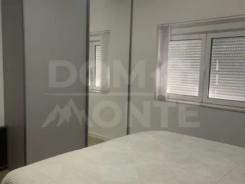 Rent, one bedroom apartment, 75m², Tivat, Crna Gora - image 3