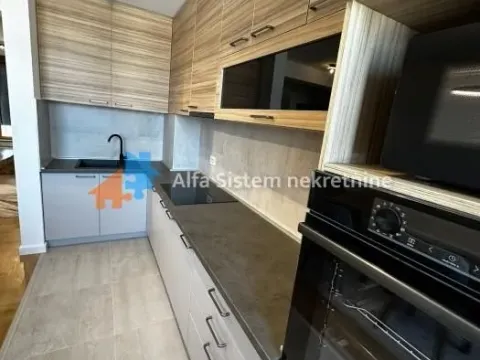 Izdavanje, trosoban stan, 80m², Stari Grad, Beograd - image 10
