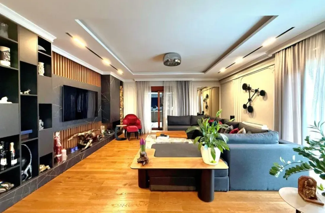 Sale, three bedroom apartment, 194m², Pobrežje, Podgorica