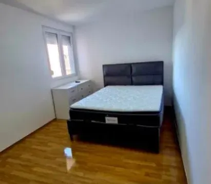 Izdavanje, trosoban stan, 135m², Tomba, Bar - image 9