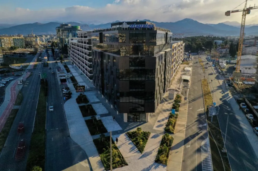 Izdavanje,  poslovni prostor, 300m2, Iza Capital Plaze, Podgorica