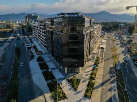 Izdavanje, poslovni prostor, 300m², Kod Capital Plaze, Podgorica - image 4