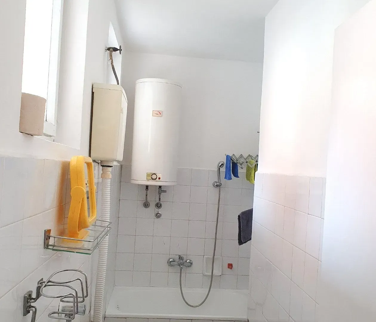 Izdavanje, parking/garaža, 150m², Momišići, Podgorica