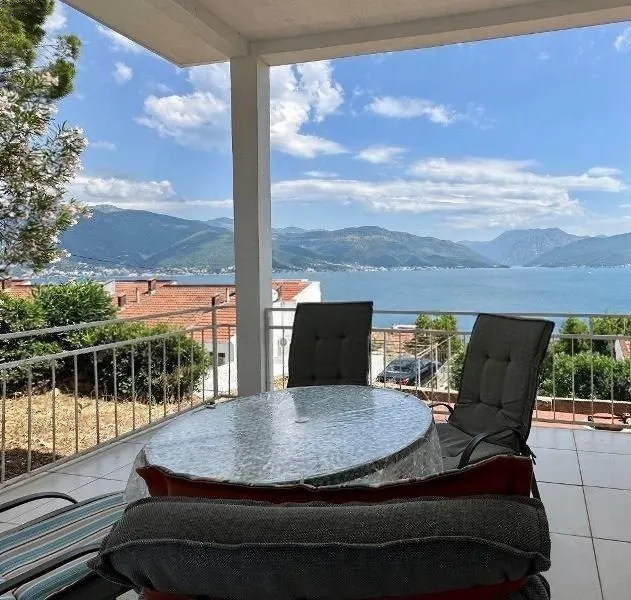 Prodaja, jednosoban stan, 60m², Krašići, Tivat