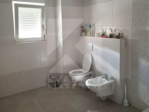 Rent, two bedroom apartment, 120m², City Kvart, Podgorica - image 8
