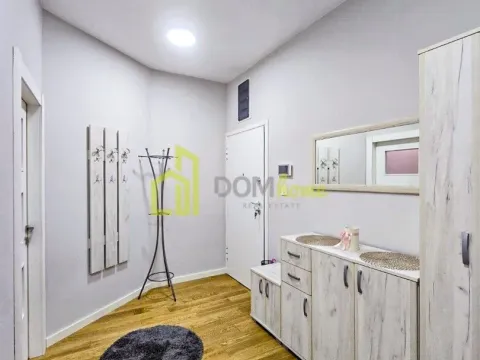 Izdavanje, dvosoban stan, 75m², Centar, Podgorica - image 10