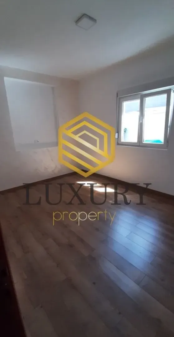 Rent, office space, 100m², Stari Aerodrom, Podgorica