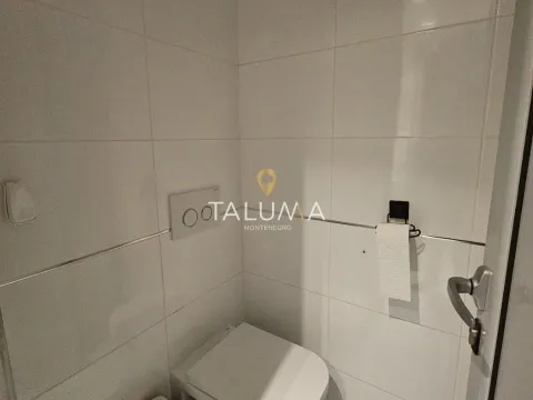 Rent, office space, 180m², City Kvart, Podgorica - image 12