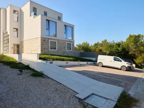 Sale, two bedroom apartment, 111m², Mrčevac, Tivat - image 3