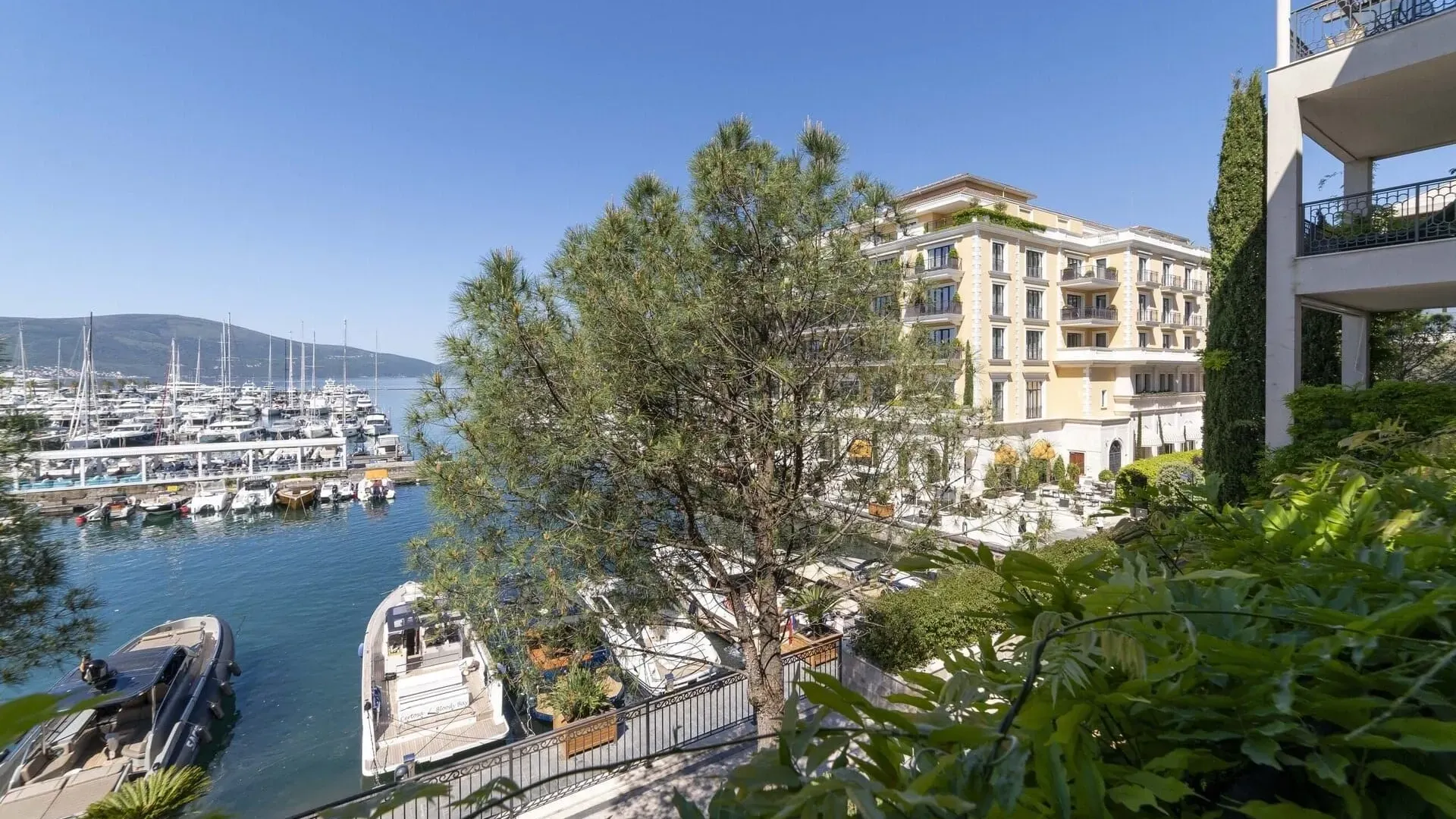 Sale, two bedroom apartment, 138m², Tivat, Crna Gora