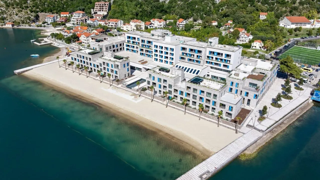 Sale, three bedroom apartment, 187m², Risan, Kotor
